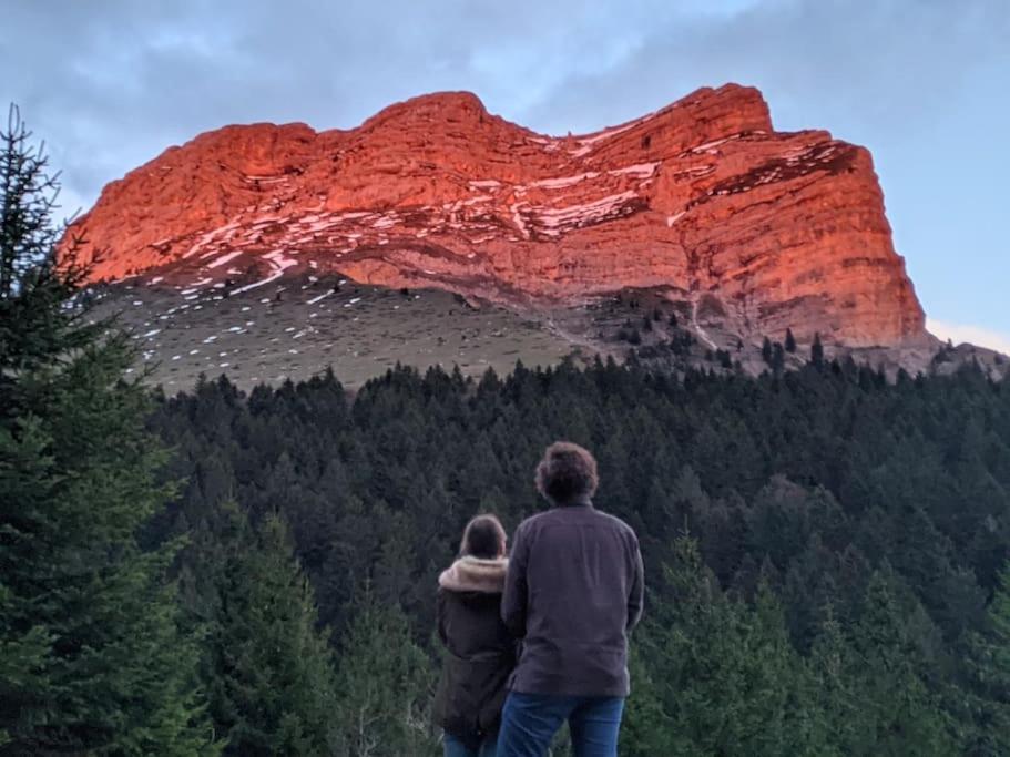 Maison Familiale En Montagne Avec Vue Merveilleuse Sur Le Massif De Belledonne Saint-Bernard  Εξωτερικό φωτογραφία